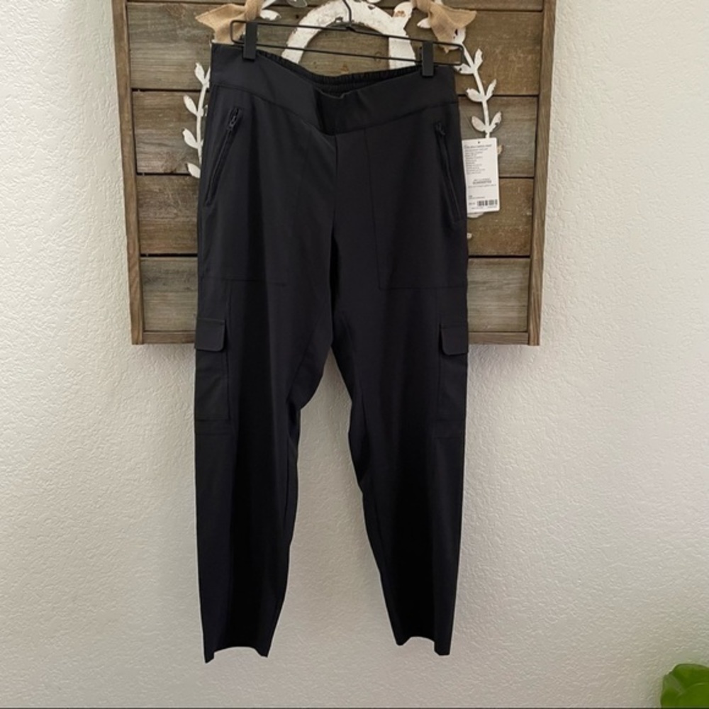 Athleta Chelsea cargo track‎ pants size 10 black NWT